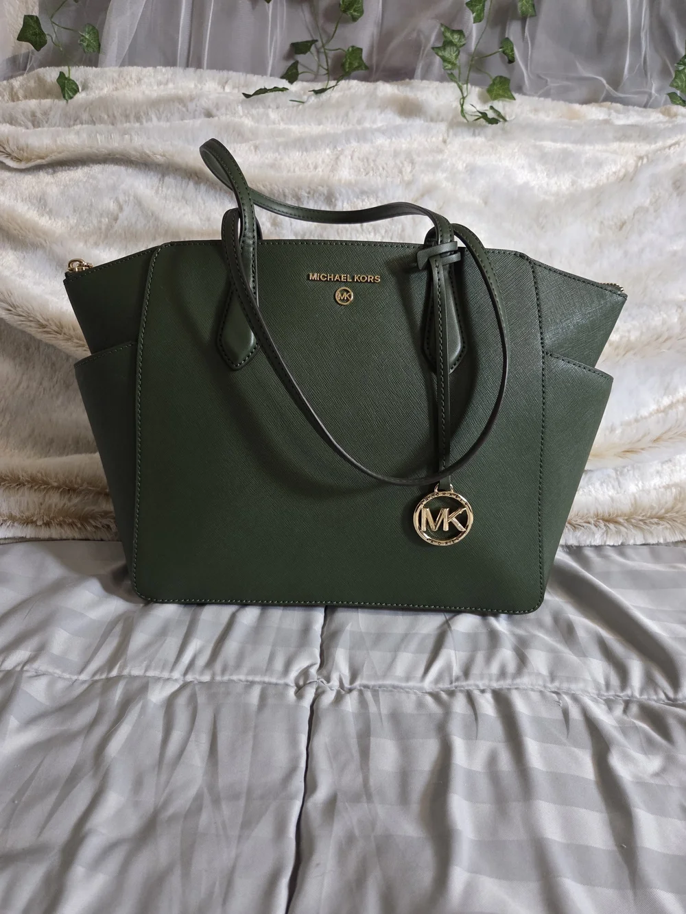 NWT - Michael Kors Marilyn Medium Saffiano Leather Tote with Gold Charm - Picture 1 of 16